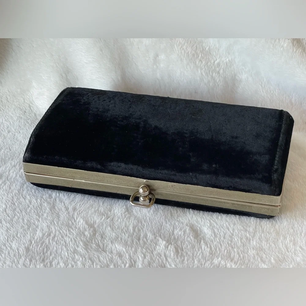 Amazing vintage Velvet 1950s clutch purse wallet black with gold metal